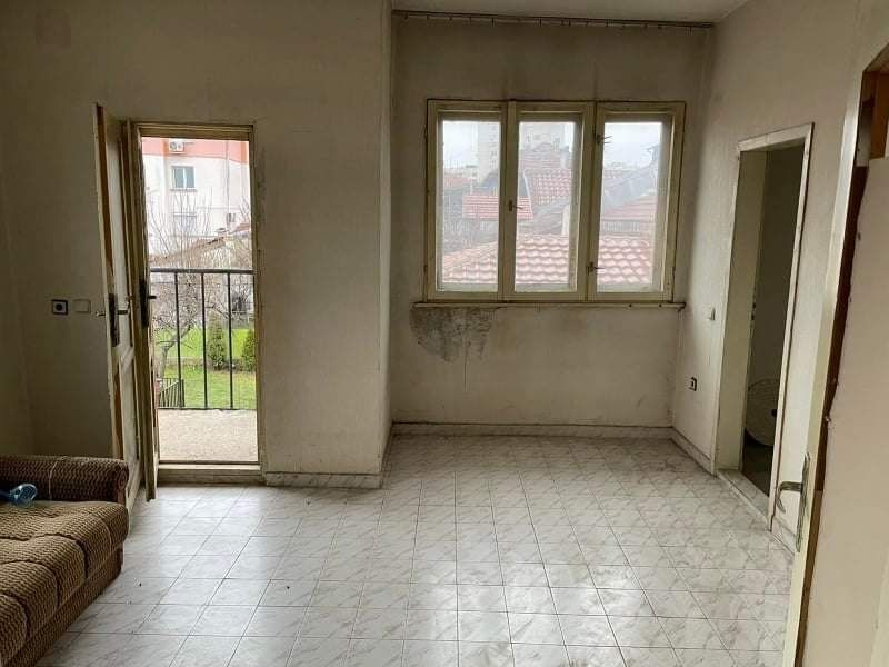 Продава се Етаж от къща в Плевен, Сторгозия - 53 кв.м за 850 €/кв.м - Снимка #1