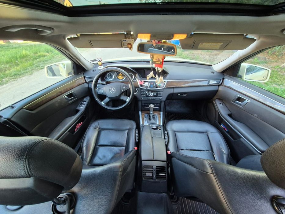 Vând Mercedes E 220 an 2011 sau schimb cu  Mitsubishi Pajero