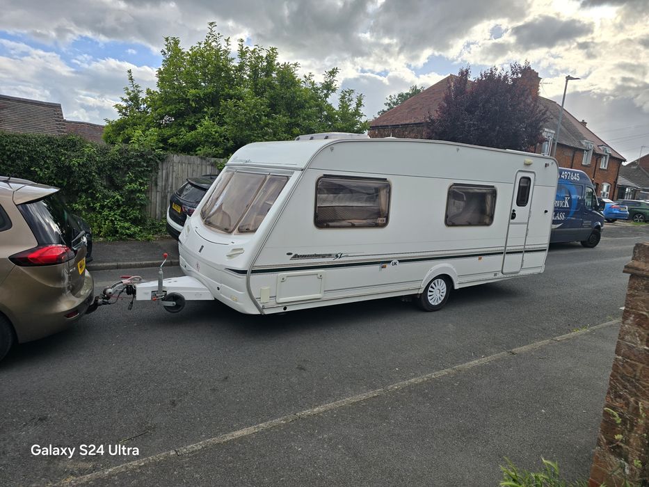 Rulota 2004 Swift Abbey, caravana 6 berthi, motor mover
