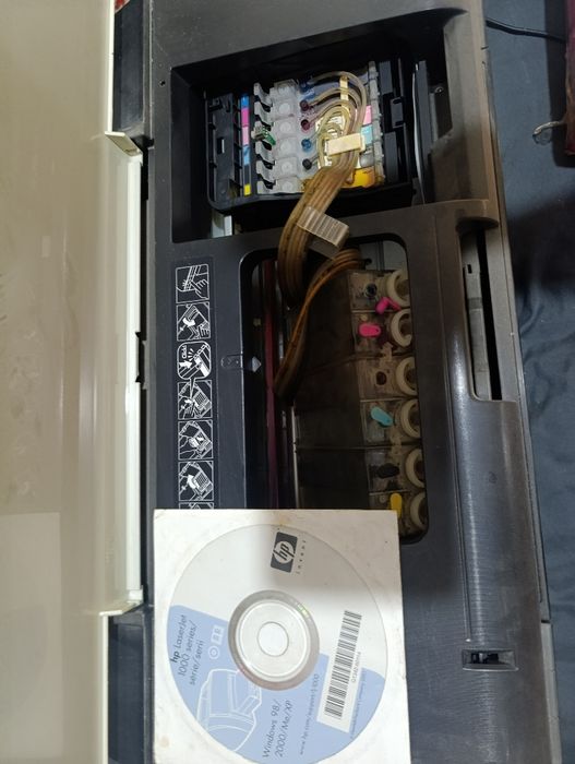 Продаю цветной принтер epson