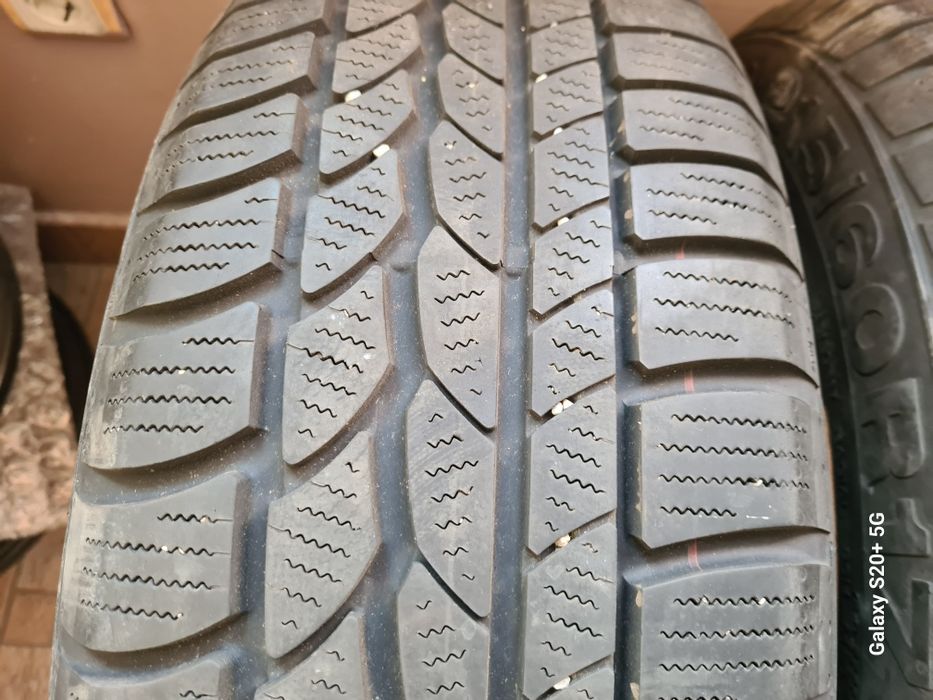 215/60R17 Continental