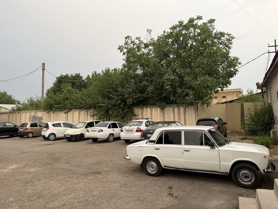 Qibray 7-9 sotih yo’lli yuzida. Кибрай 7-9 соток в доль дороги.