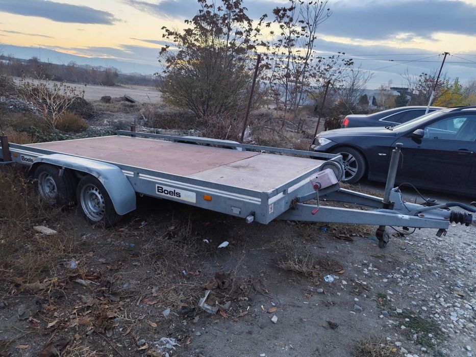 Платформа за автомобили под наем