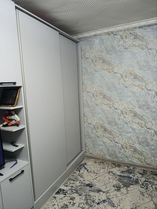 Продам 1 комнатную. 1/1/2  Спутник -8. Дерево. Внутри квартала. Есть Р