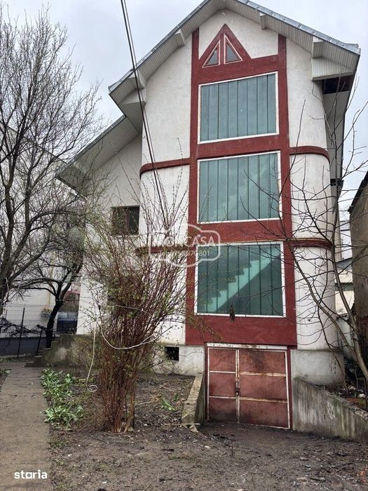 Vila  S+P+E+Pod ideala pentru investitie, teren 300 mp