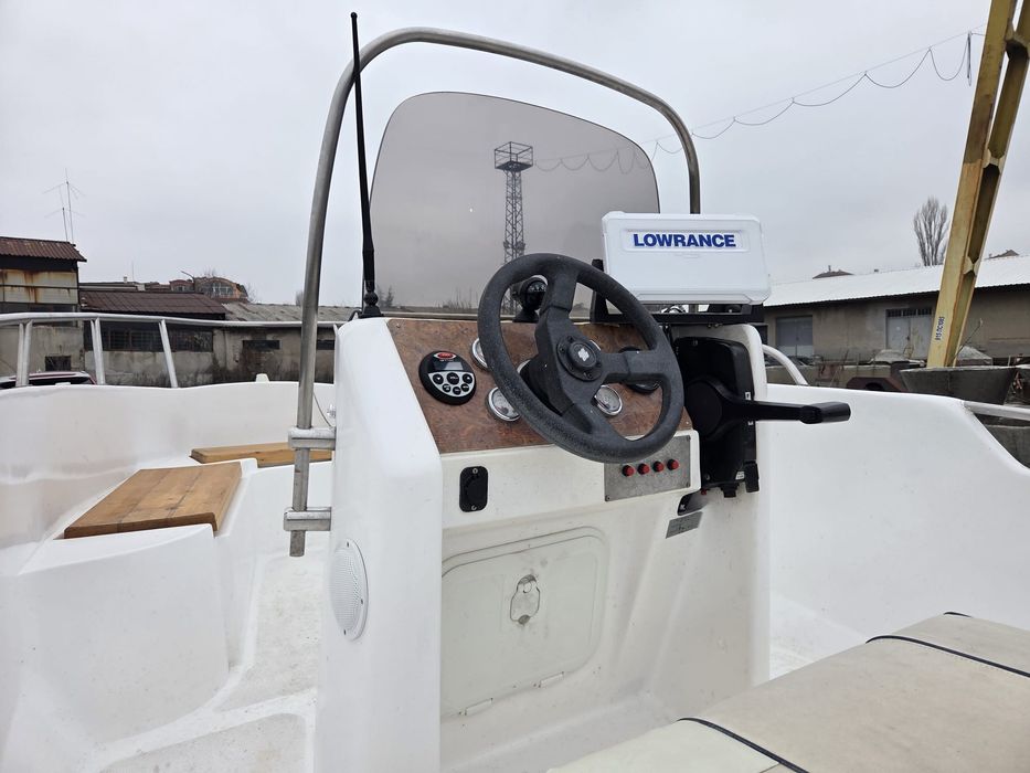 Лодка за риболов, тролинг,сом,воблер,регистрирана в Гърция