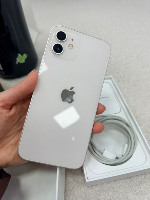 Apple Iphone 12 ,б/у