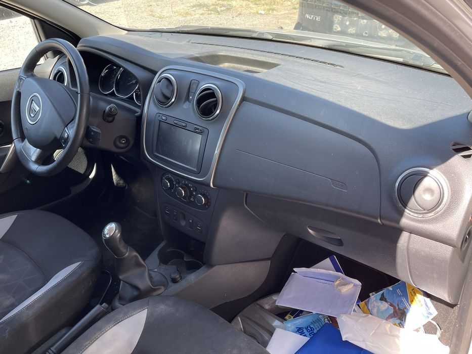 Dacia Sandero Stepway Laureate TCe90 2016 На Части