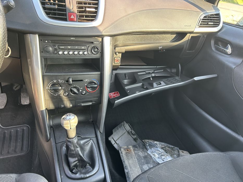 на части Peugeot 207 1.4i 16V SW 2008г