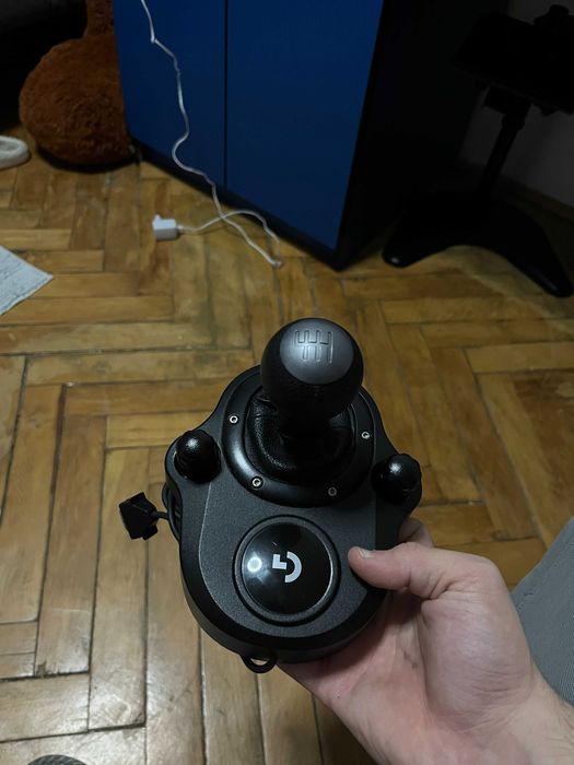 vand volan gaming g29 cu schimbator si pedale