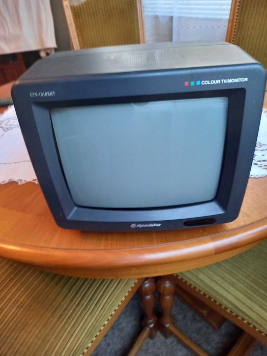 Tелевизор 12v/24V/220V