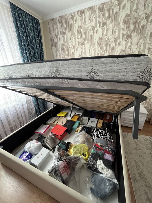 Спальный гарнитур