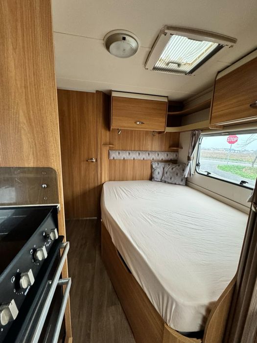 Inchiriere rulota cu 2 zone si cu AC