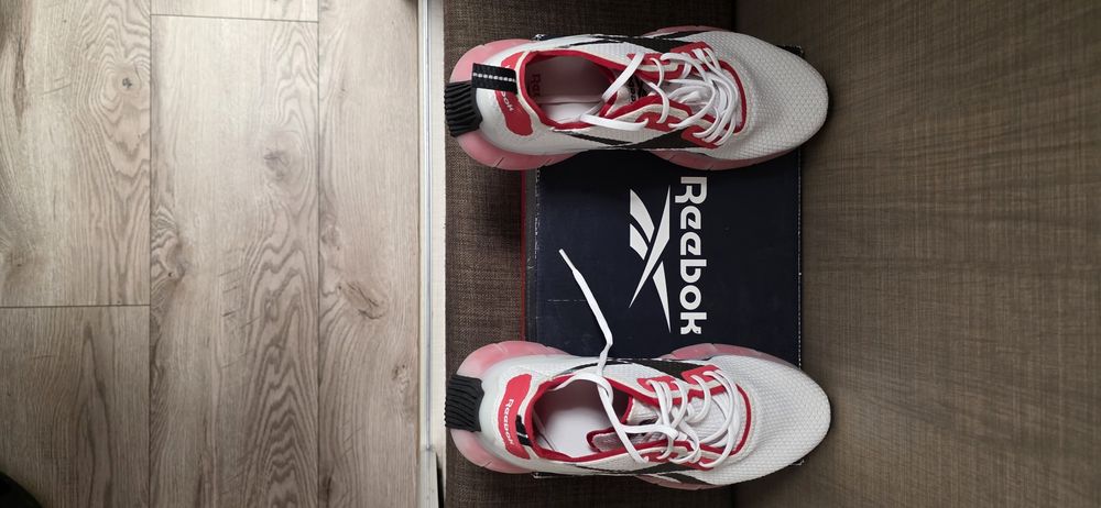 Маратонки REEBOK