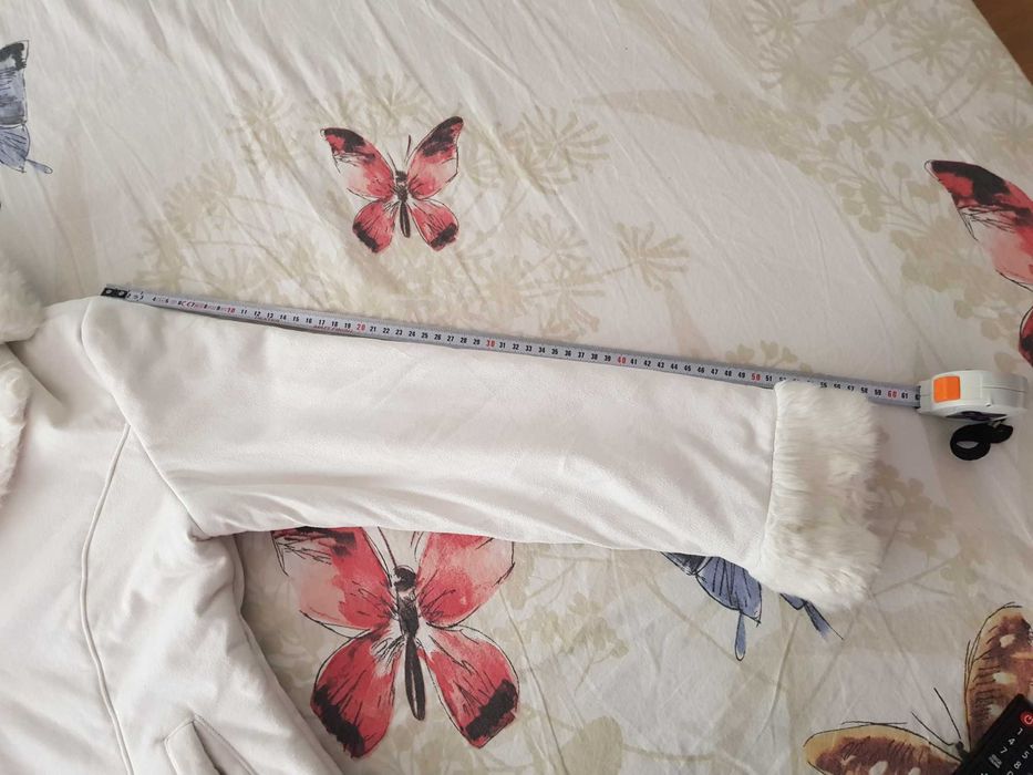 Geaca blanita marimea S 36