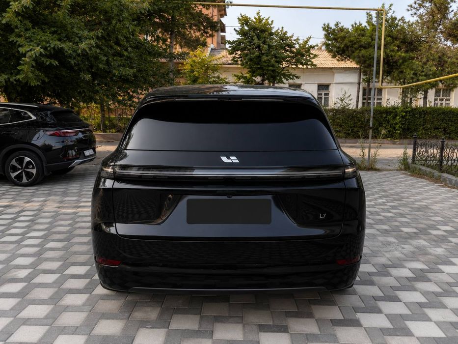 Li7 ultra retailing