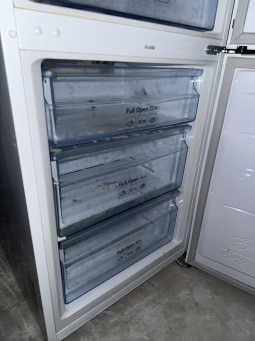 Холодильник SAMSUNG