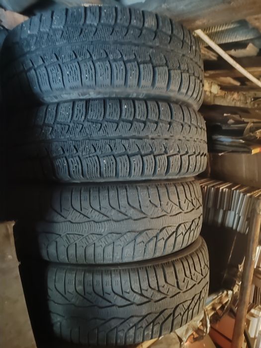 Продам резину липучка(все сезонка) 195/65/15 р15
