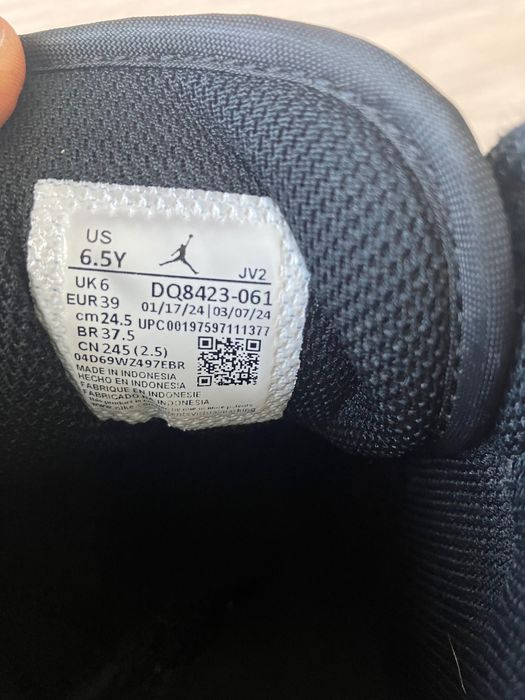 Sneakers Nike Jordan rosu/negru, marime 39