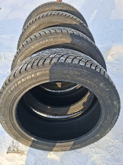Продам шины. 235/45/18 трианжела