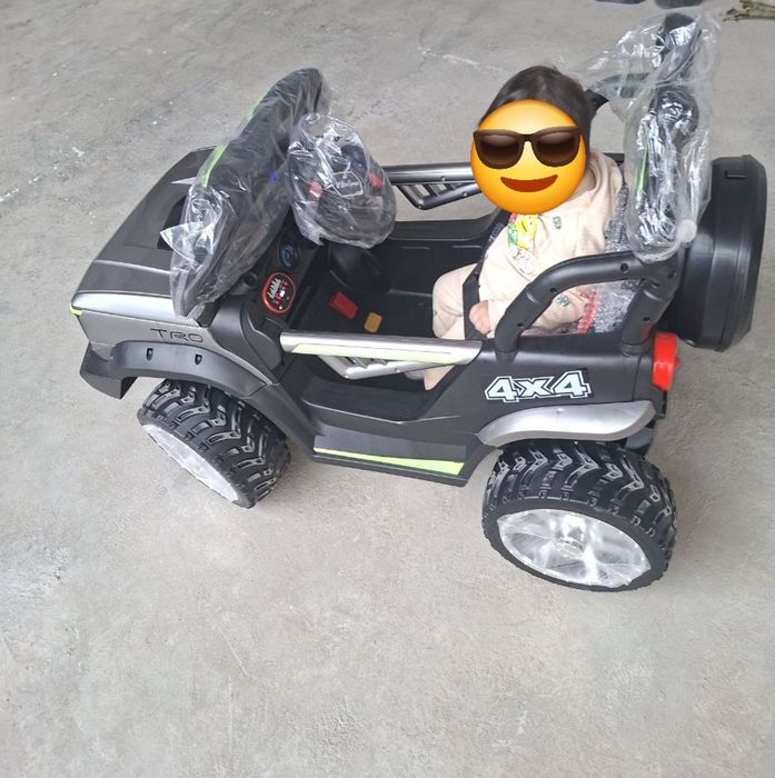 Bolalar mashinasi sotiladi