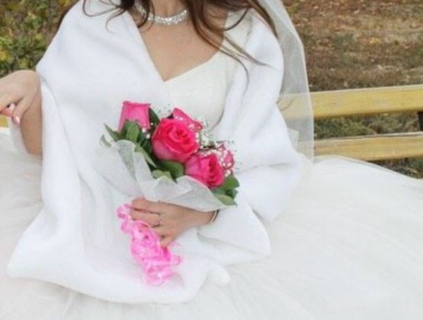 Прлдается свадеьная накидка