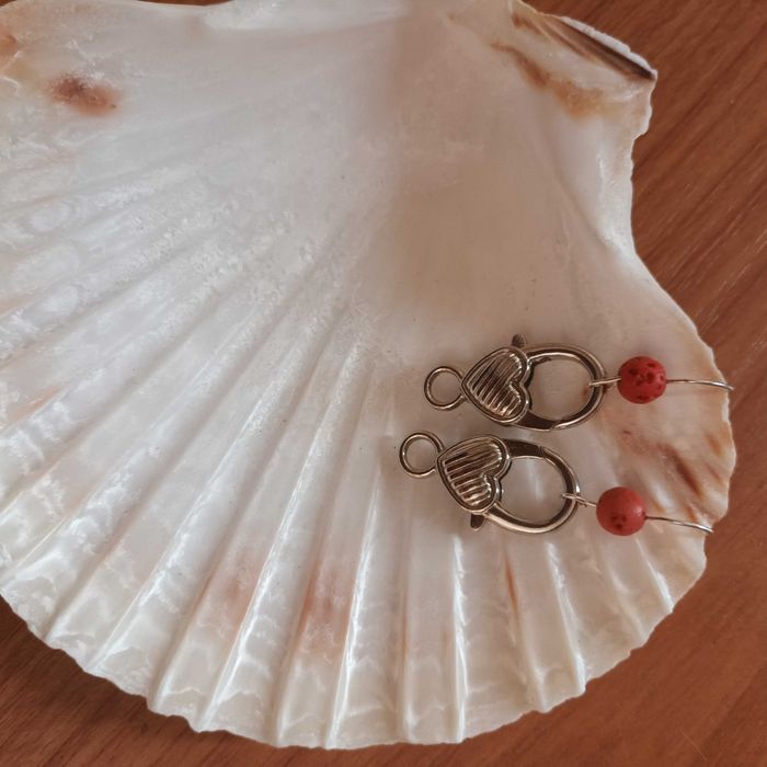 Продава симпатични обеци