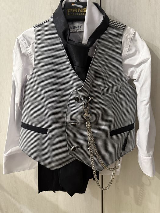 Официален детски костюм