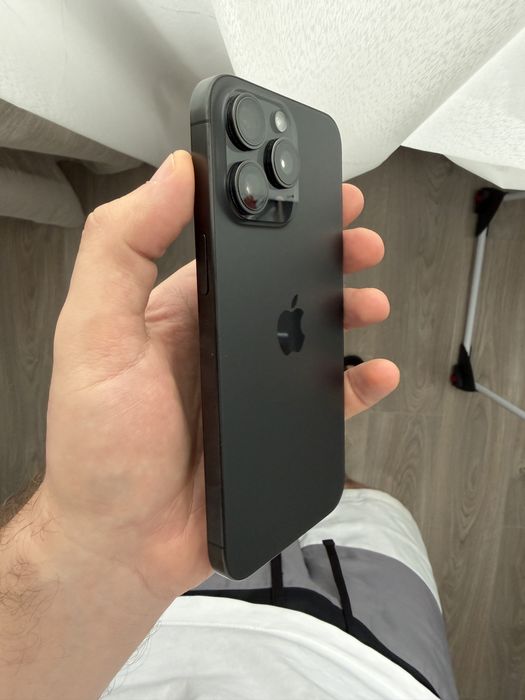 Vând Iphone 15 Pro Max de 256 Gb