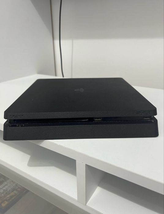 Playstation 4 slim