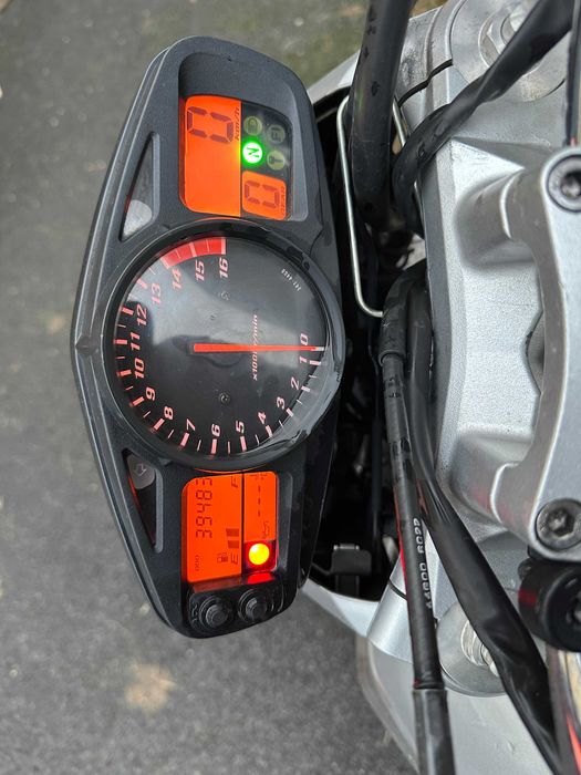 Suzuki GSR-600, 2007