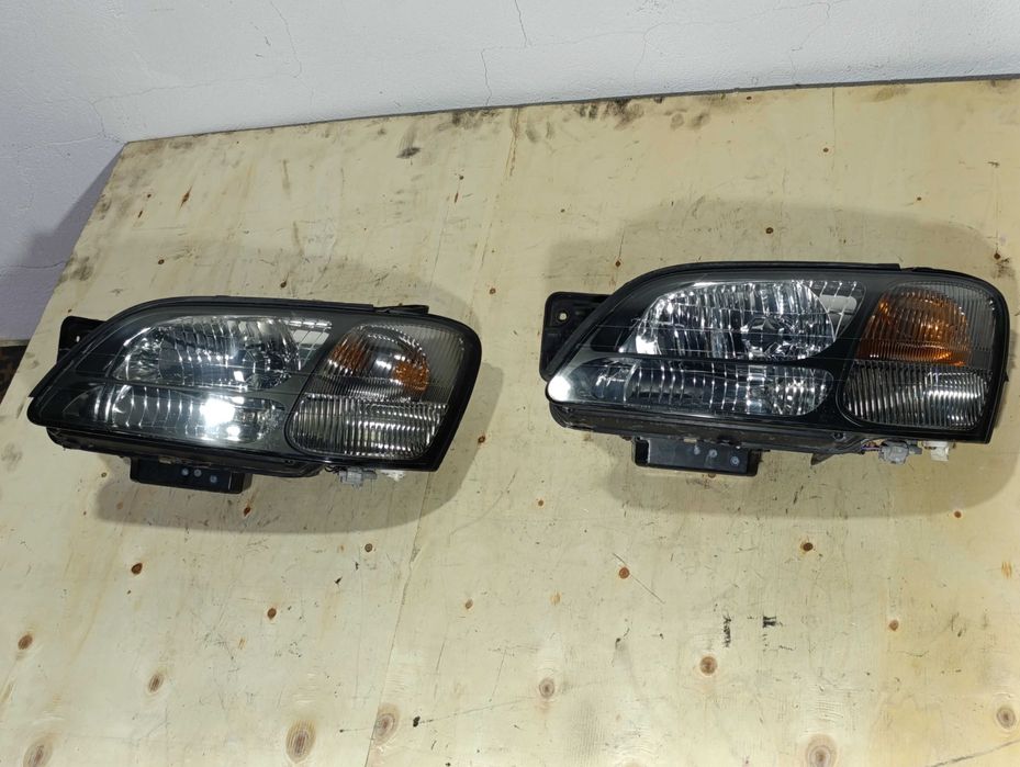Фара левая Xenon Subaru Legacu Outback BH BE дорест Оригинал Б/У