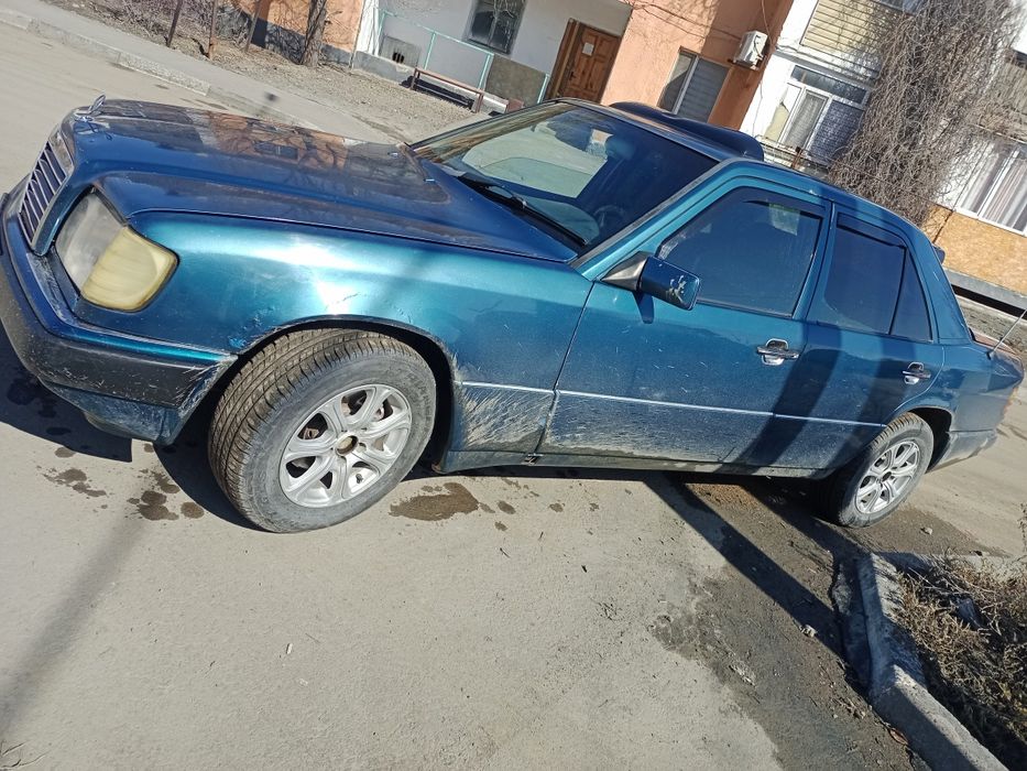 Машина Мерседес  хорошем состоянии