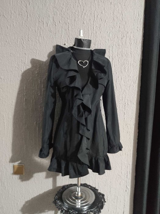 Trenci impermeabil pentru dimineți răcoroase