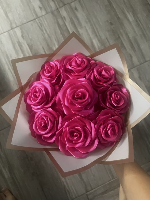 Buchet trandafiri satin 9