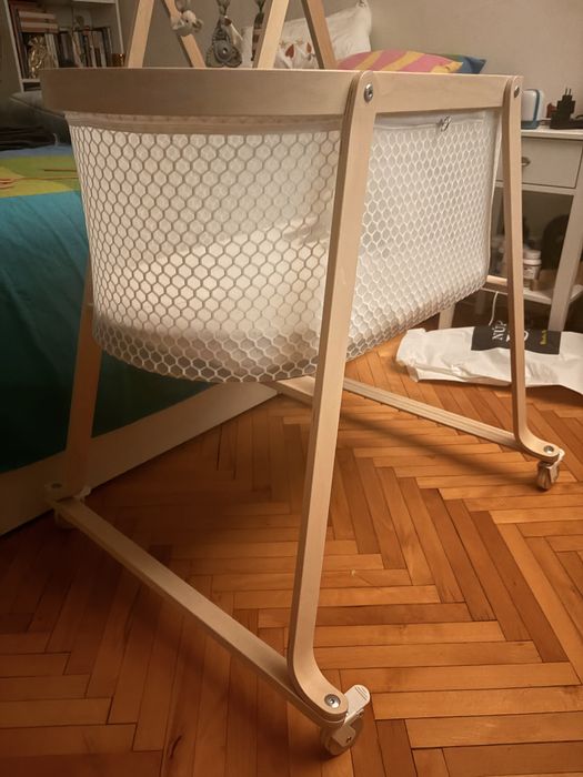 IKEA ALSKVÄRD – бебешка люлка на колела – като нова