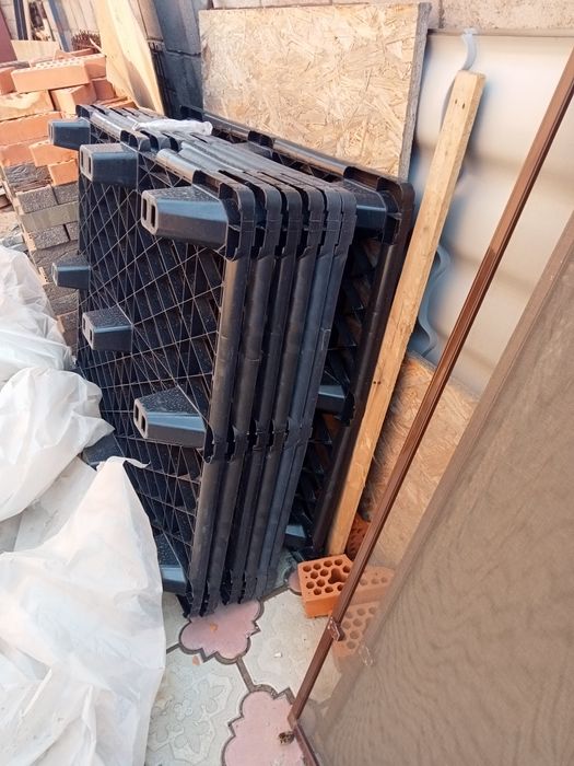 Пластиковые паллеты (поддоны)