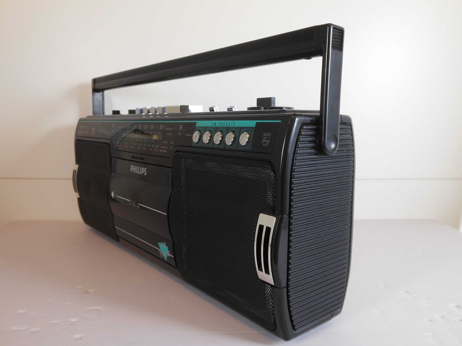 Radiocasetofon PHILIPS D 8184 Stereo – Vintage – restaurat