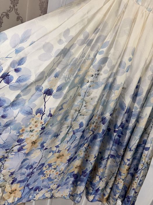 Продам платье молочного цвета 44 размер