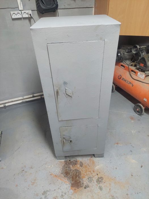 Продаётся сейф в отличном состоянии