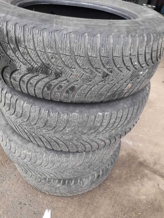 Vand 4 cauciucuri de iarna Michelin 215/65 r/16