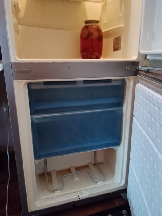 Продам холодильник хорошим состояние.