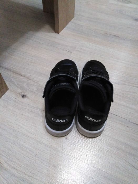 Детски маратонки адидас за момче и спортни обувки за момиче 36н.