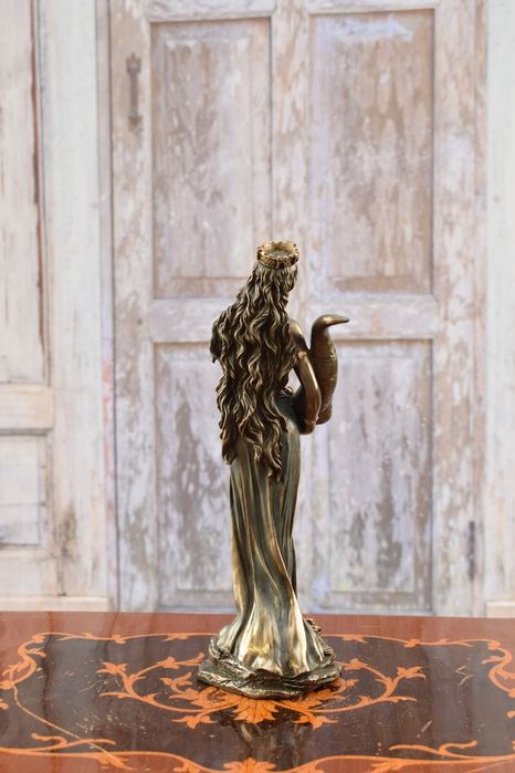 Коледа дойде. Голяма 50см Красива сребриста бронирана статуетка /фигур