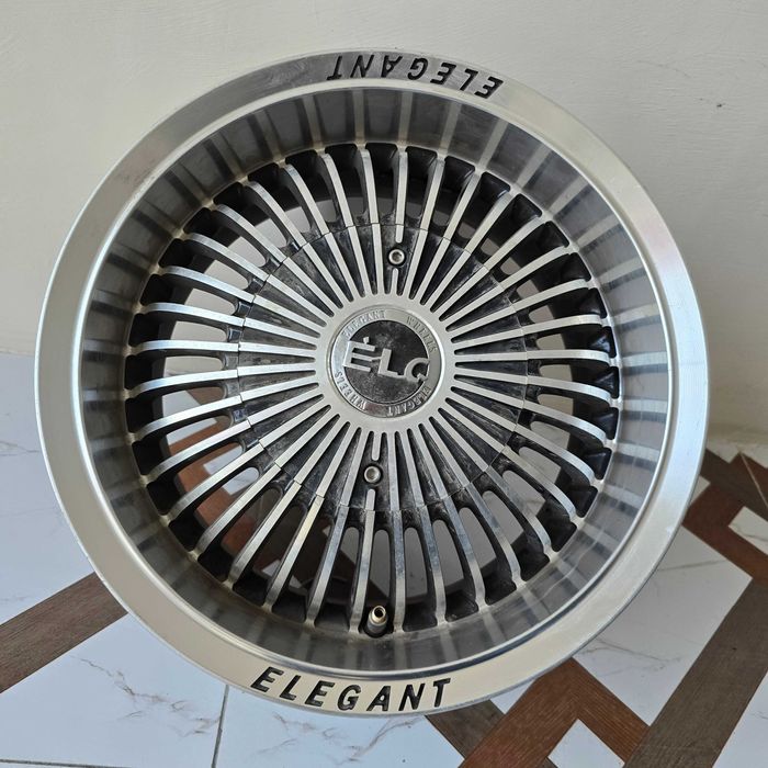 Universal saka diskalar R13 4x100, 4x114 sostoyaniyasi alo 3 dona