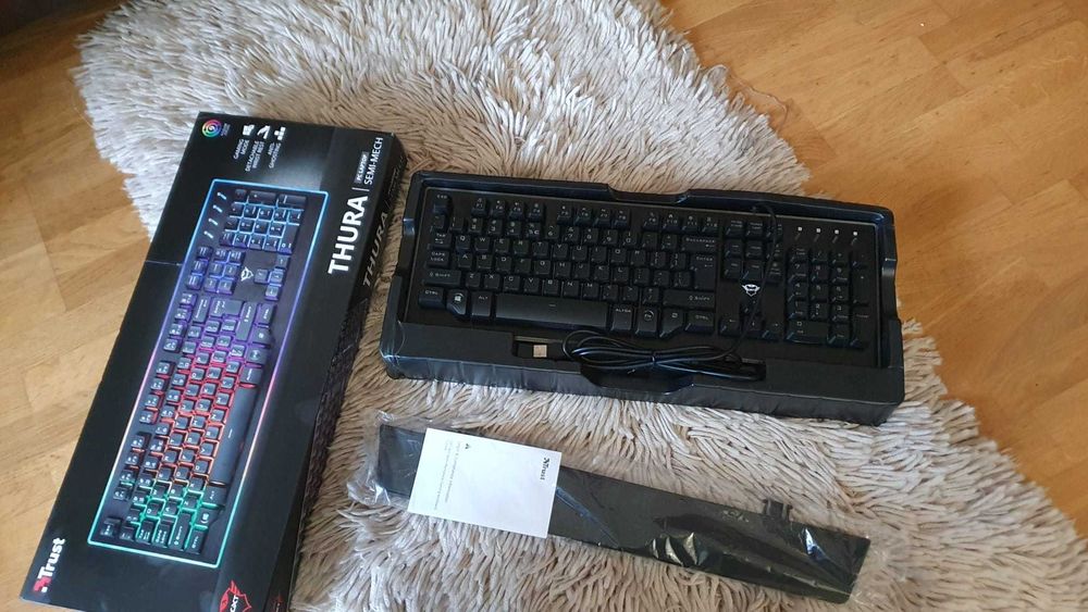 Tastatura RGB Gaming Thura semi-mecanic