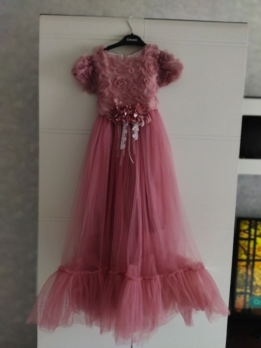 Продам платье вечернее 46 размер