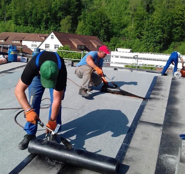 Reparatii si momtaj acoperisuri