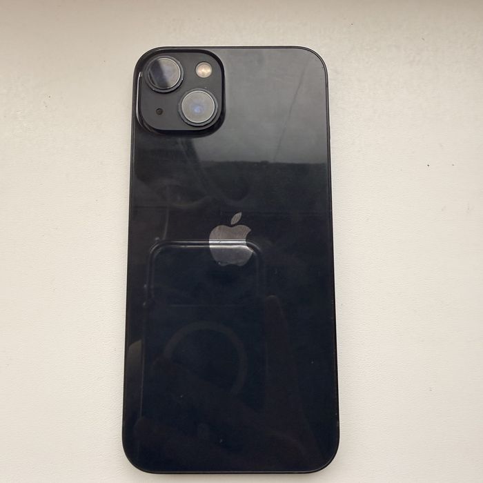 iPhone 13.