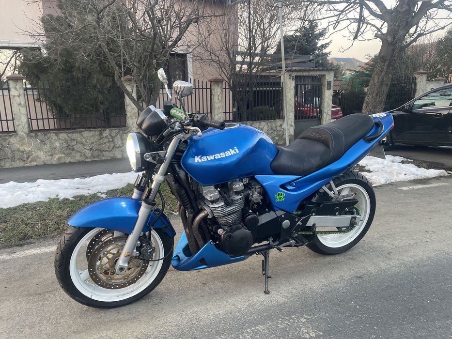 Kawasaki ZR7 • 750 Cmc • Recent Adus •